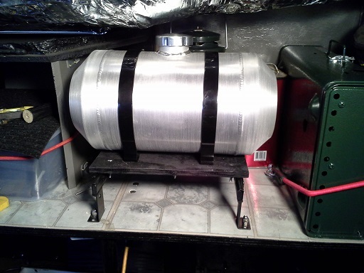 3.5 gallon spun aluminum tank on slde-mount.jpg
