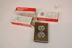 AC outlets and switch plates - DSC 5178-1